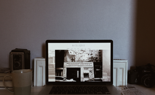 自分で作るホームページのメリットと落とし穴