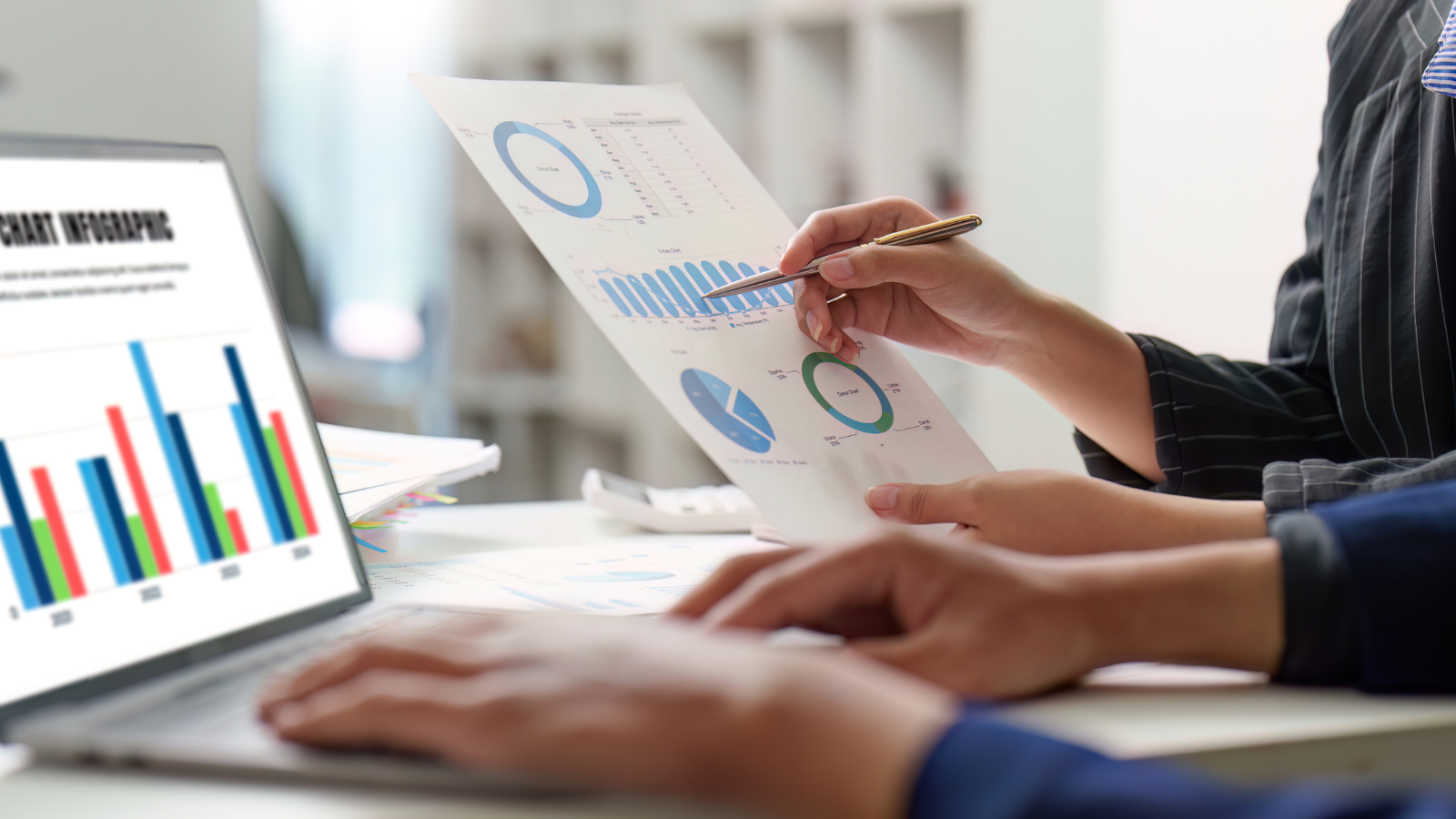 お客さんはあなたの会社をどう調べている？ 見込み顧客の行動から見えるホームページの重要性とは？