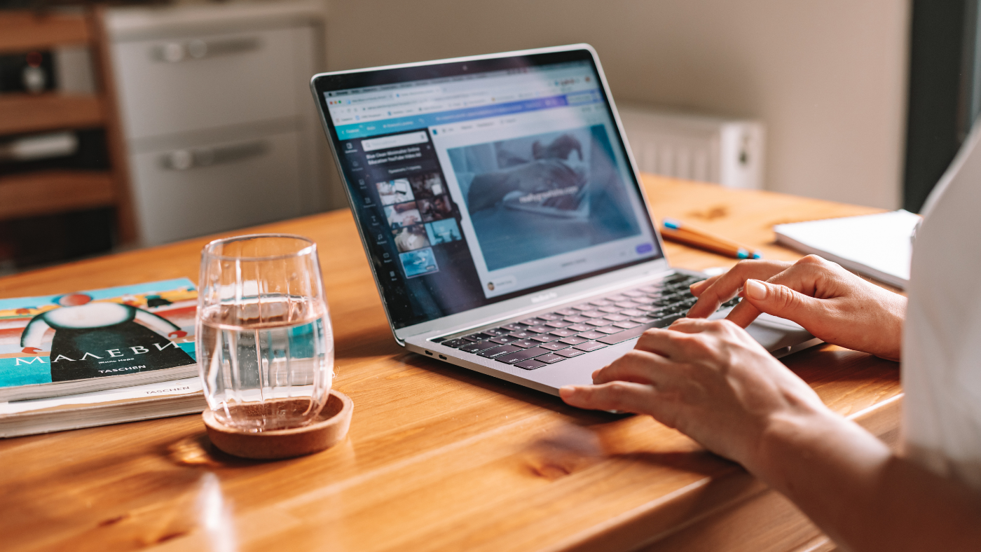 ホームページが古いと信用を失う?その理由と対策を解説!