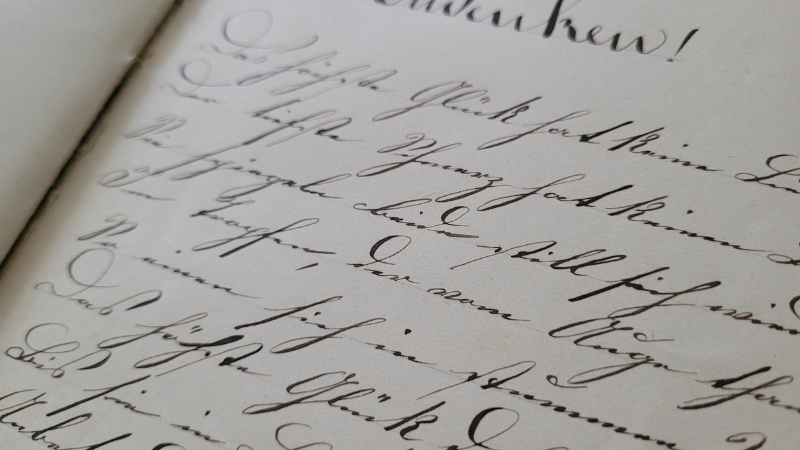 文字の大きさと行間の正解は?読みやすいWebデザインの基本